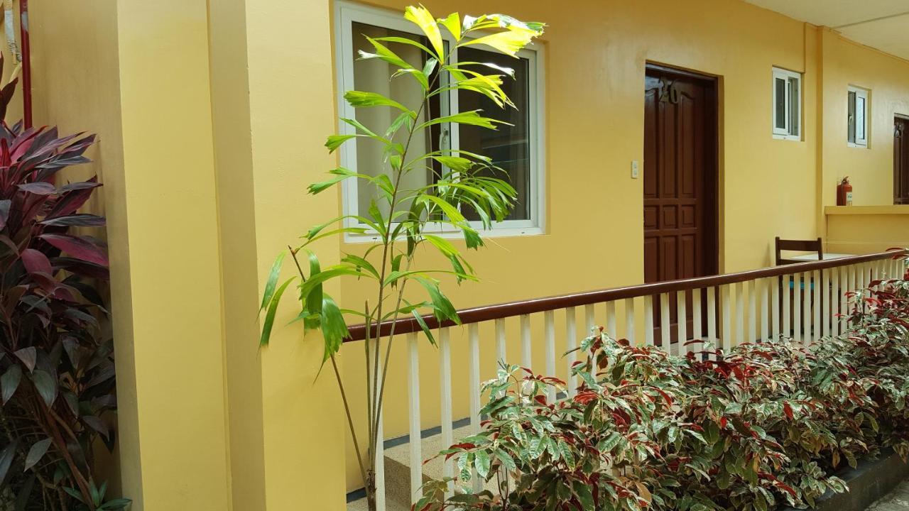 Blue Lagoon Inn & Suites Puerto Princesa Exterior foto